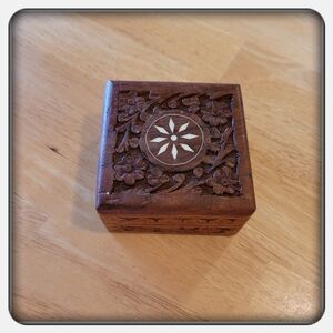 Vintage Handcarved Brown Wooden Jewelry Trinket Box